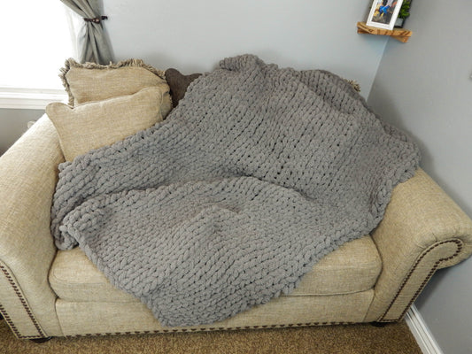 Chunky Knit Blanket in Grey